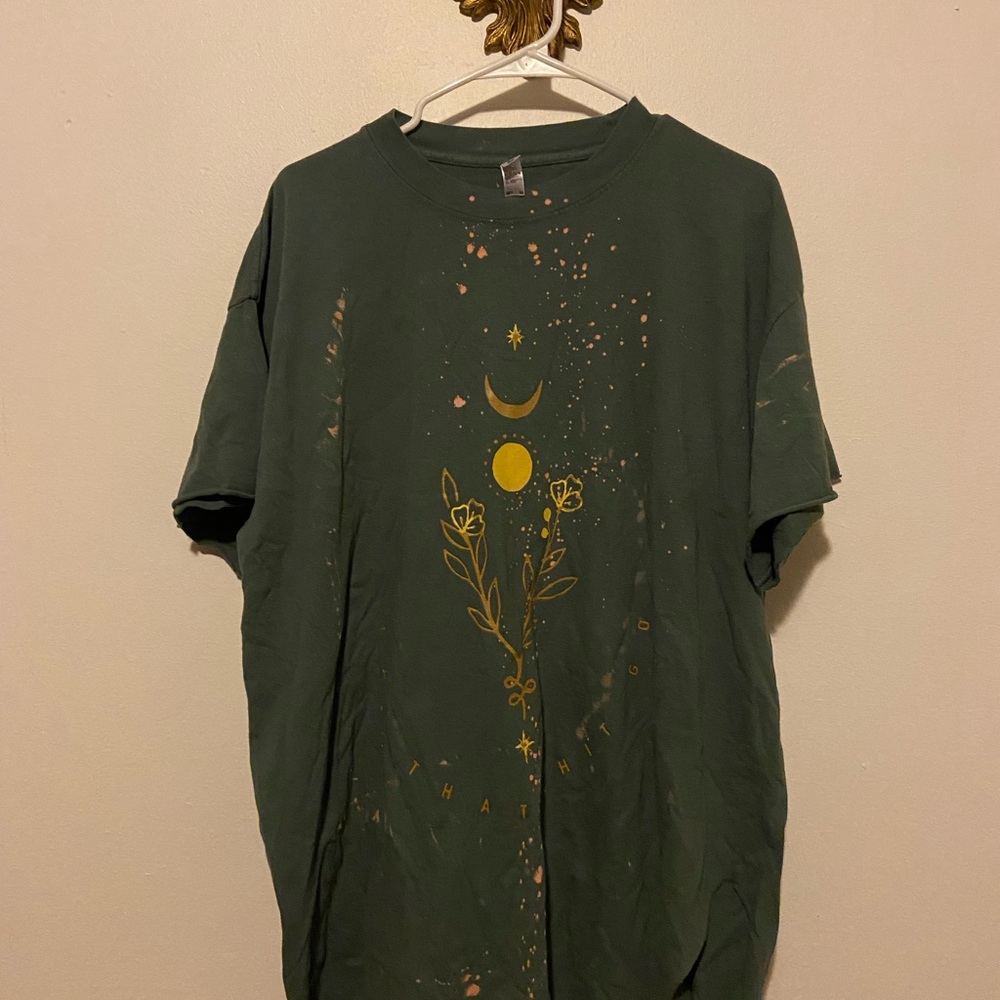 Pebby Forevee Let That Shit Go Bleached Out Side Slit Graphic Tee in Stone